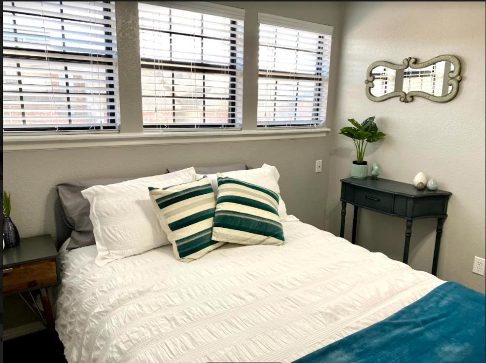 Private Bedroom Suite - Communal House Near Integris Οκλαχόμα Εξωτερικό φωτογραφία