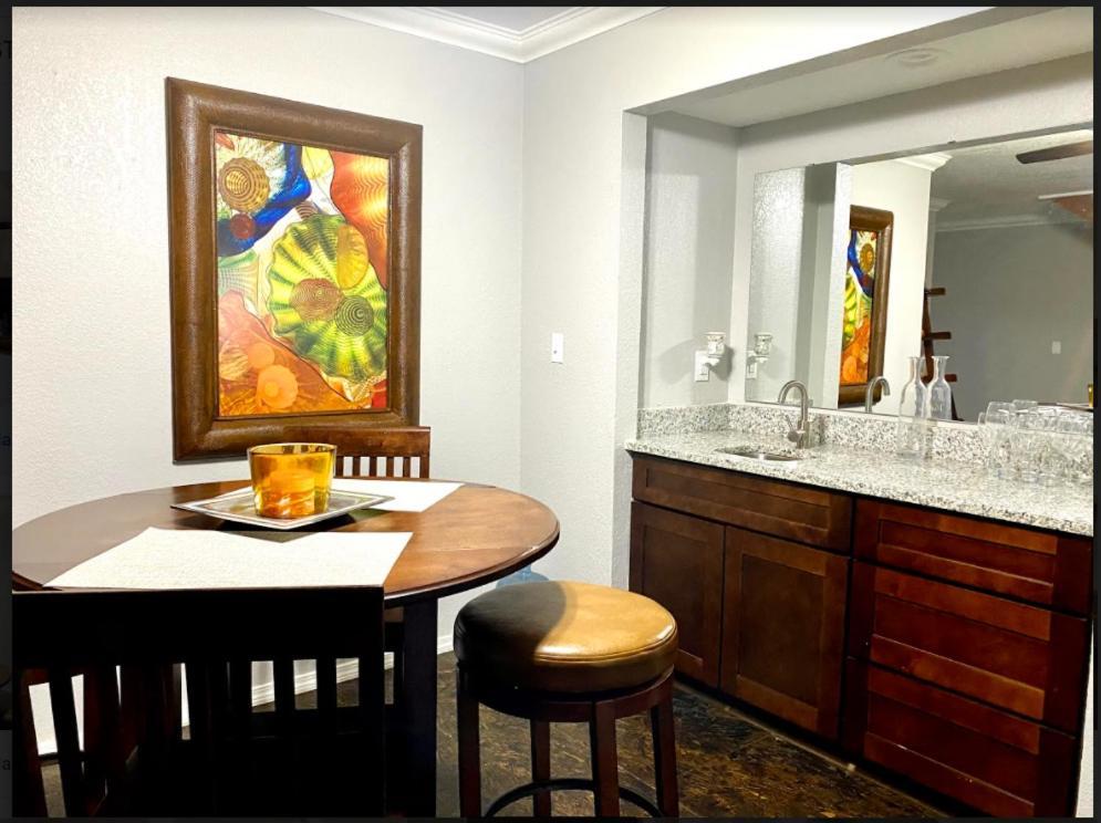 Private Bedroom Suite - Communal House Near Integris Οκλαχόμα Εξωτερικό φωτογραφία