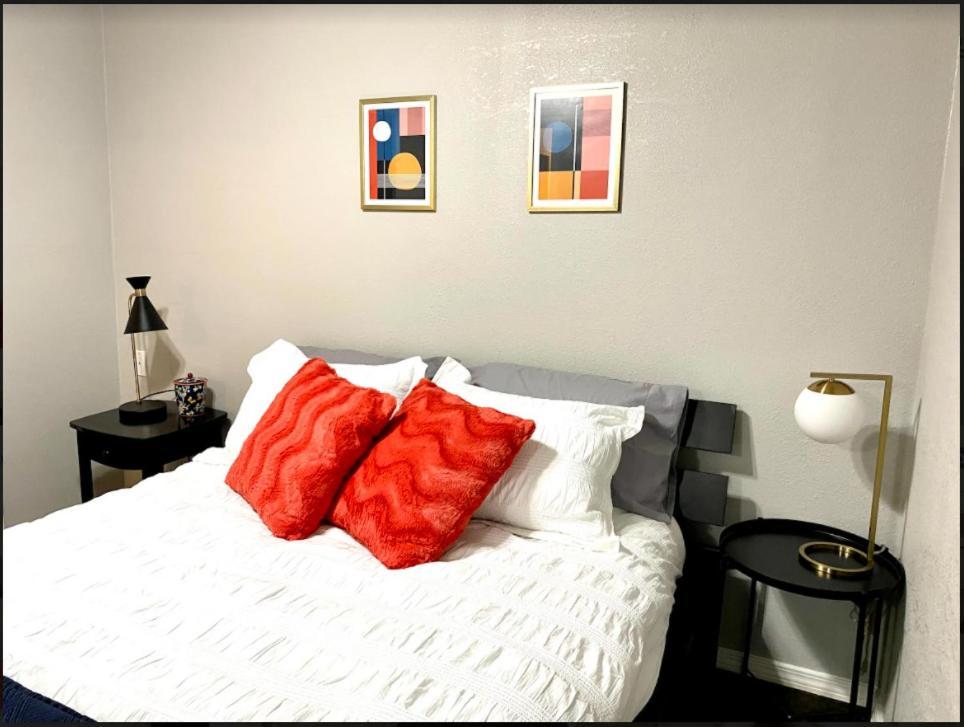 Private Bedroom Suite - Communal House Near Integris Οκλαχόμα Εξωτερικό φωτογραφία